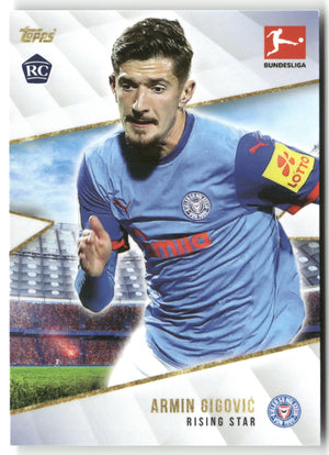 Fußball Armin Gigović 2024-25 Topps Bundesliga Summer Signing Holstein Kiel Rookie Card RC Trading Card Original
