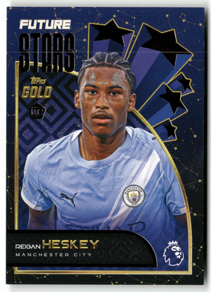 Fußball Reigan Heskey 2025 Topps Gold Premier League Future Stars Manchester City Rookie Card RC Trading Card Original