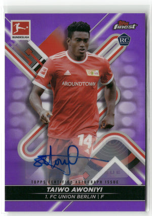 Fußball Taiwo Awoniyi 2021-22 Topps Finest Bundesliga #19 True Purple Auto /99 1. FC Union Berlin Rookie Card RC Trading Card Original