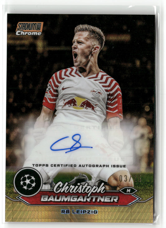 Fußball Christoph Baumgartner 2023-24 Topps Stadium Club Chrome UEFA Champions League #CA-CB Gold Auto /50 RB Leipzig Trading Card Original