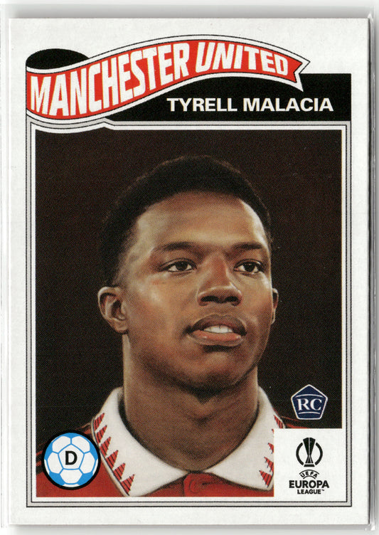 Fußball Tyrell Malacia 2022-23 Topps UEFA Europa League Living Set #544 Manchester United Rookie Card RC Trading Card Original