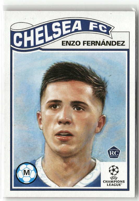 Fußball Enzo Fernández 2022-23 Topps UEFA Champions League Living Set #513 Chelsea FC Rookie Card RC Trading Card Original