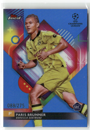 Fußball Paris Brunner 2024 Topps Finest UEFA Champions League #133 True Blue /275 Borussia Dortmund Rookie Card RC Trading Card Original