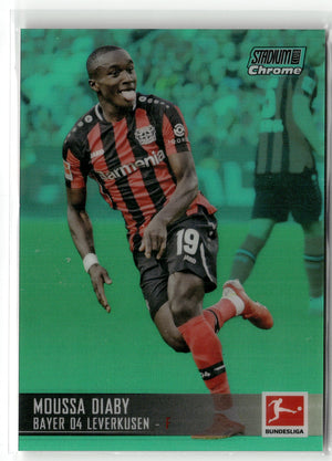 Fußball Moussa Diaby 2021-22 Topps Stadium Club Chrome Bundesliga #67 True Green /99 Bayer 04 Leverkusen Trading Card Original
