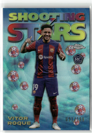 Fußball Vitor Roque 2023-24 Topps Chrome UEFA Club Competitions #98-7 Shooting Stars Aqua /199 FC Barcelona Rookie Card RC Trading Card Original
