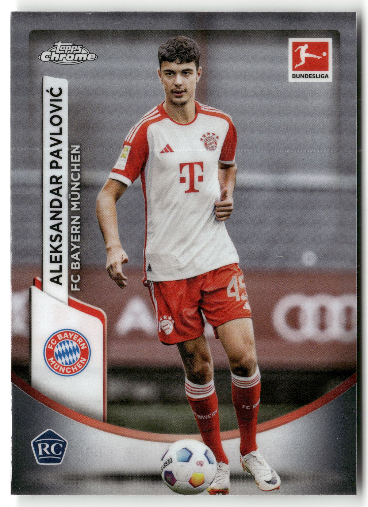 Fußball Aleksandar Pavlović Topps Chrome Bundesliga 2023-24 #88 FC Bayern München Rookie Card RC Trading Card Original