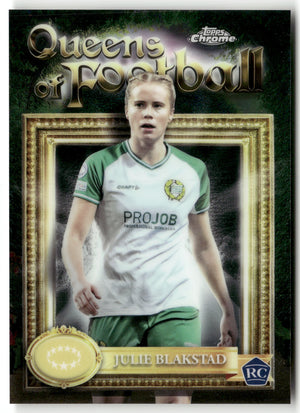 Fußball Julie Blakstad 2024-25 Topps Chrome UEFA Women's Champions League Queens of Football #QF-14 Hammarby IF Rookie Card RC Trading Card Original