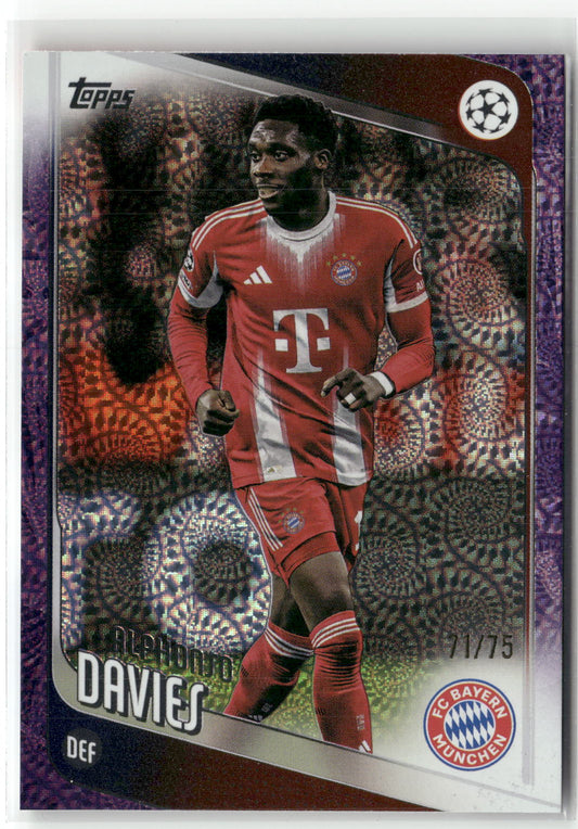 Fußball Alphonso Davies 2025-26 Topps UEFA Champions League #90 Purple Carnival Refractor /75 FC Bayern München Trading Card Original