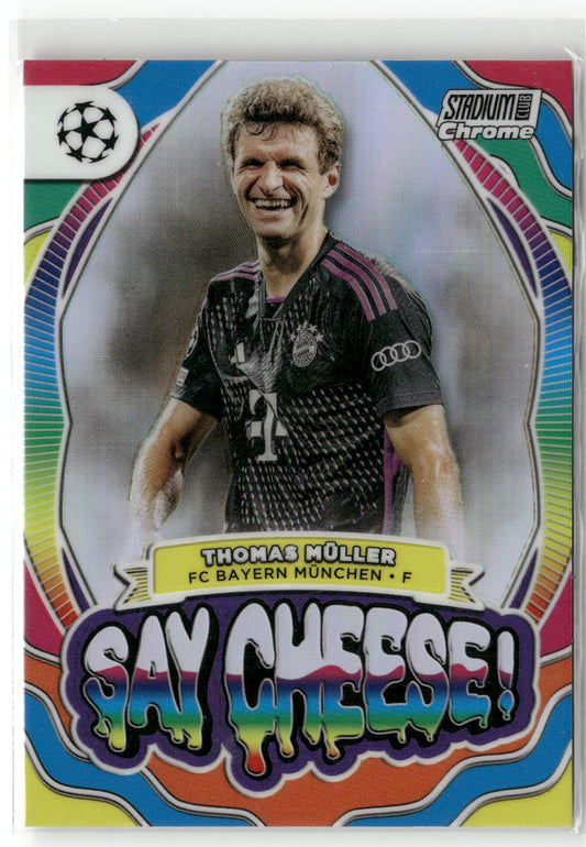 Fußball Thomas Müller 2024 Topps Stadium Club Chrome UEFA Champions League #SC-TM Say Cheese FC Bayern München Trading Card Original
