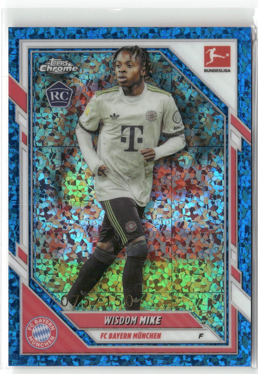 Fußball Wisdom Mike 2025-26 Topps Chrome Bundesliga #34 Blue Mini Diamonds /150 FC Bayern München Rookie Card RC Trading Card Original