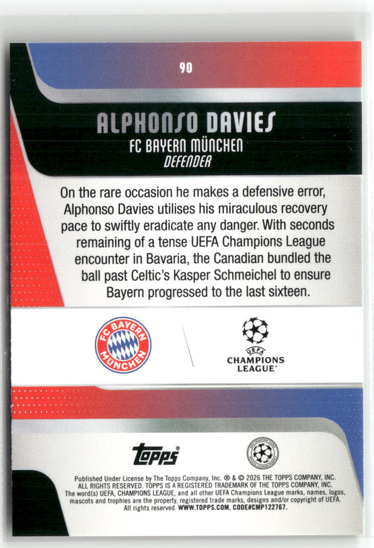 Fußball Alphonso Davies 2025-26 Topps UEFA Champions League #90 Green /99 FC Bayern München Trading Card Original