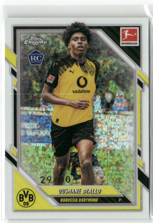 Fußball Ousmane Diallo 2025-26 Topps Chrome Bundesliga #20 White Mini Diamonds /30 Borussia Dortmund Rookie Card RC Trading Card Original