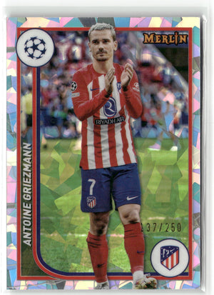 Fußball Antoine Griezmann 2024 Topps Merlin Collections UEFA Champions League #17 Cracked Ice /250 Atlético de Madrid Trading Card Original