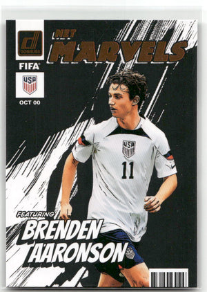 Fußball Brenden Aaronson - 2022-23 Panini Donruss Soccer - Net Marvels Insert - USA #25 Trading Card Original