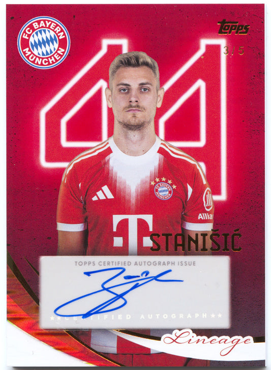 Fußball Josip Stanišić Topps Lineage 2025-26 FC Bayern München #AK-JS Red 3/5 FC Bayern München Trading Card Original